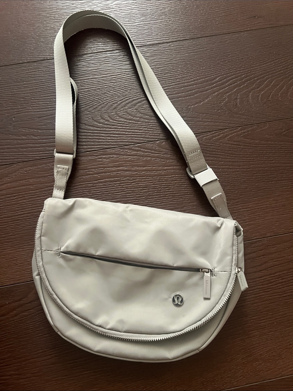 lululemon athletica Light Gray Crossbody Bag with Adjustable Strap - Picture 3 of 3